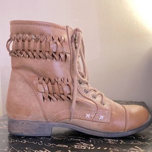Women’s Size 6- Rampage-Combat Boot-Tan/Light Brown-Gently used
